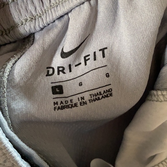 Grey Nike elite basketball shorts - Picture 4 of 4